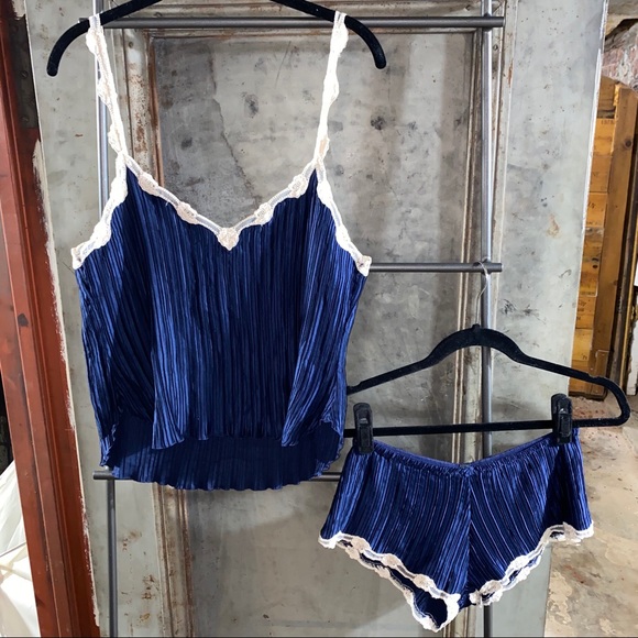 La Perla Beige Lace Navy Blue Plisse Sleeping Set